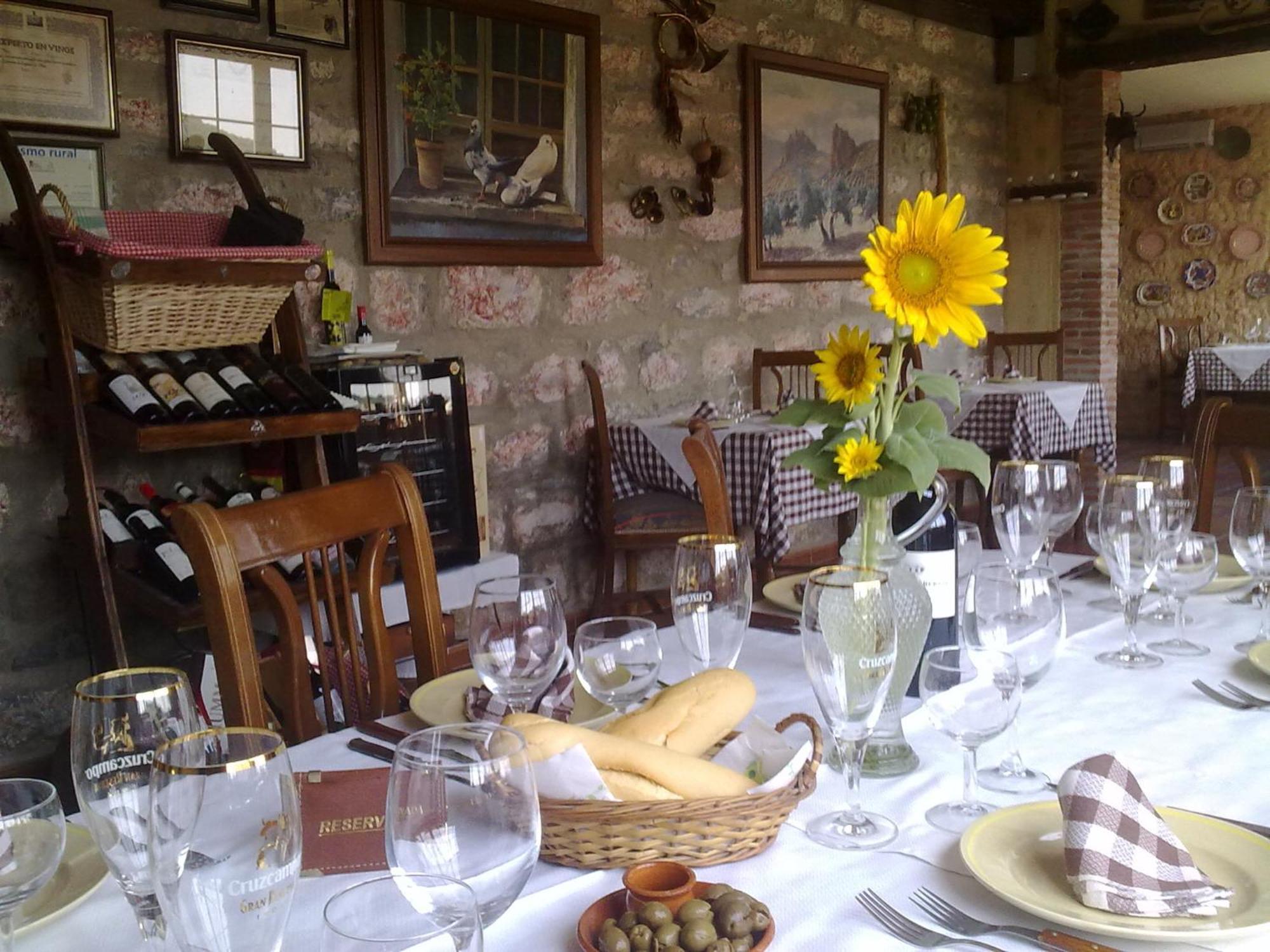 Alojamiento Rural La Caseria De Piedra Restaurante ハエン エクステリア 写真