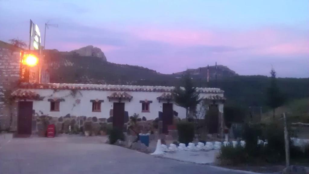 Alojamiento Rural La Caseria De Piedra Restaurante ハエン エクステリア 写真